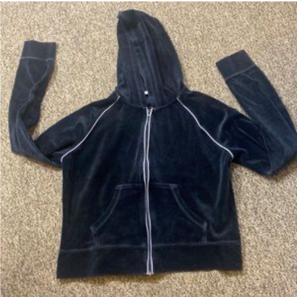 GD Velvet Women’s Sweater Size Approximately S M